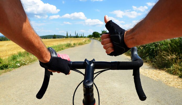 Faut-il porter des gants (mitaines) pour faire du vélo ? -  votre  magazine vélo et triathlon